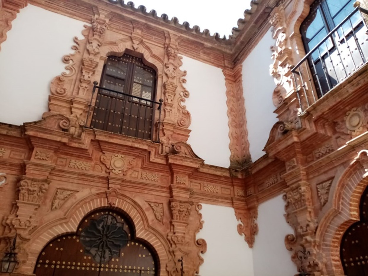 Casa construida por la familia Orduña, detalle del patio, Écija, Sevilla[21].